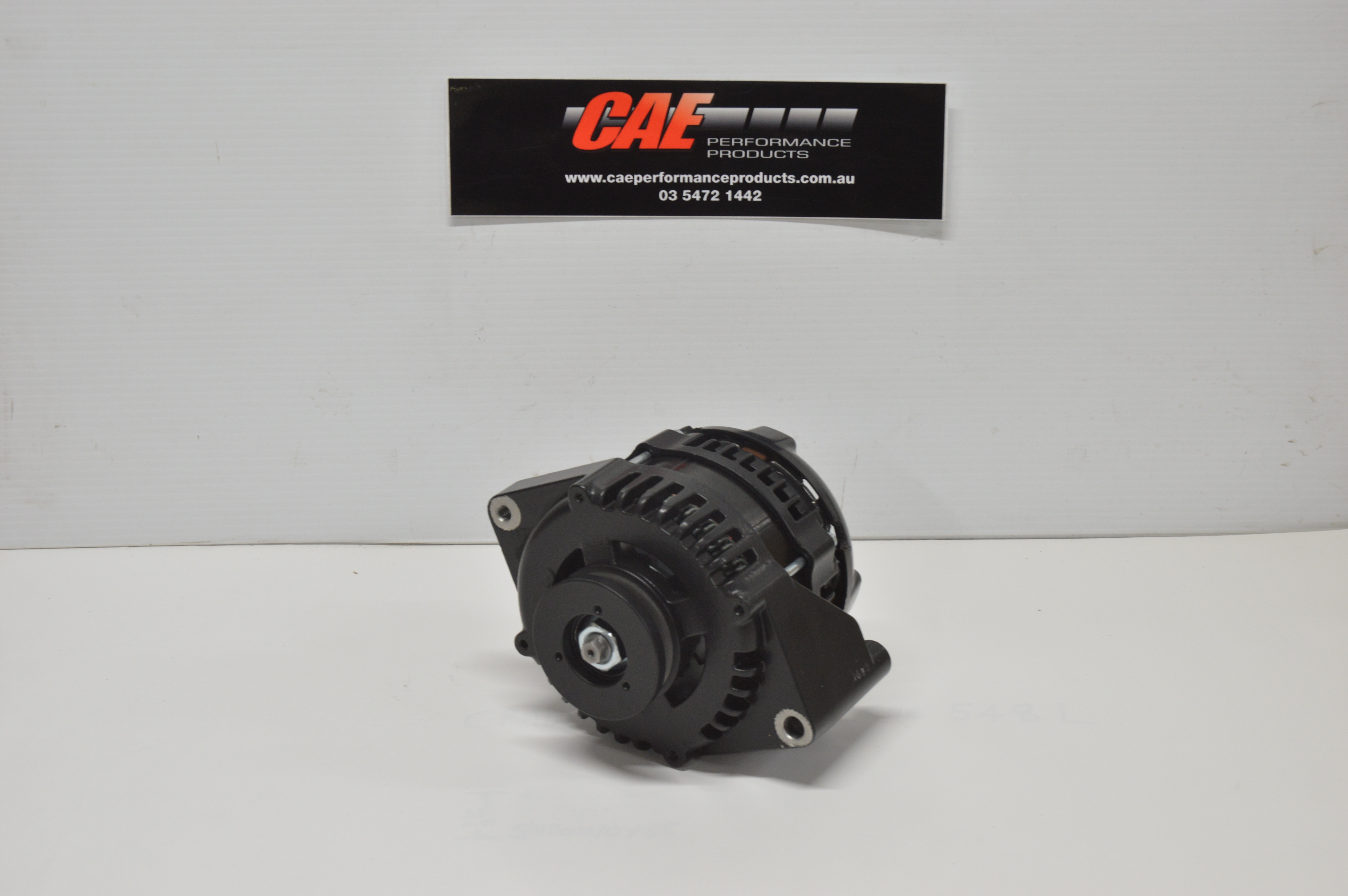 FORD V8 & 6CYL ENGINES - WINDSOR & CLEVELAND. SUPPLIED WITH VEE BELT PULLEY 1 WIRE REGULATOR.