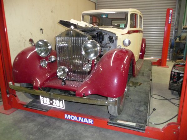 1937 Rolls Royce sedan